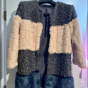 Beautiful 3 tone coat 😻